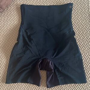 Women's Tummy Control Shapewear Seamless High-Waisted Black Short